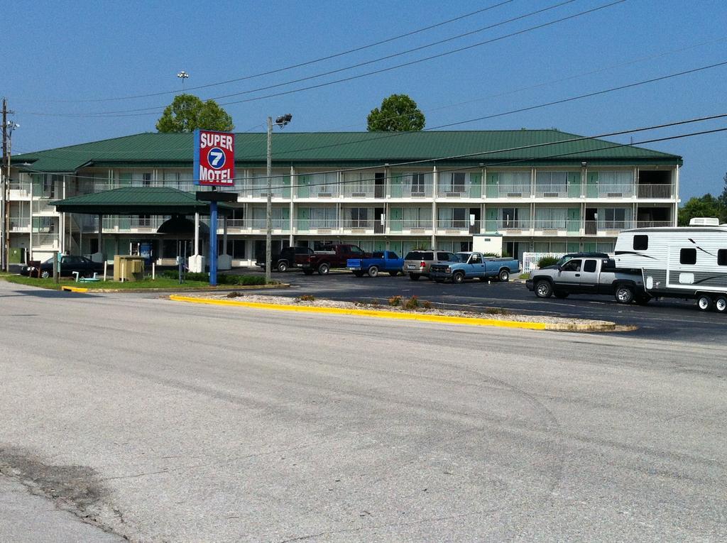 Super 7 Motel Richmond Bagian luar foto