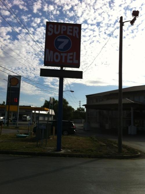 Super 7 Motel Richmond Bagian luar foto
